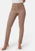 BUBBLEROOM Everly Stretchy Suit Pants Nougat 40