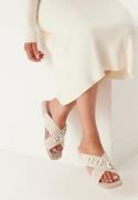 INUIKII Slipper Woven Crossed Stones  White 38