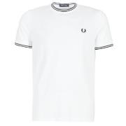 Lyhythihainen t-paita Fred Perry  TWIN TIPPED T-SHIRT  EU XXL