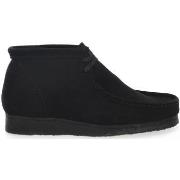 Tennarit Clarks  WALLABEEBOOT M BLK  43