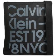Laukut Calvin Klein Jeans  SPORT ESSENTIALS FLATPACK18 K50K510378  Yks...