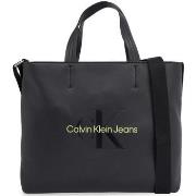 Laukut Calvin Klein Jeans  SCULPTED MINI SLIM TOTE26 MONO K60K611547  ...