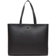 Laukut Calvin Klein Jeans  MINIMAL MONOGRAM SLIM TOTE34 K60K612236  Yk...