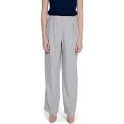 Väljät housut Vila  VISELMA BRIELLA HW PLEATED PANTS 14098206  FR 34