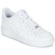 Kengät Nike  AIR FORCE 1 07  40