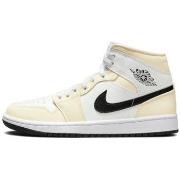 Tennarit Nike  Air Jordan 1 Mid Coconut Milk  36