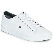 Kengät Tommy Hilfiger  ESSENTIAL LEATHER SNEAKER  40