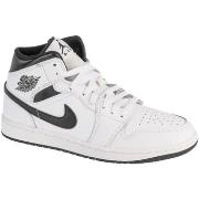 Kengät Nike  Air  1 Mid  44 1/2