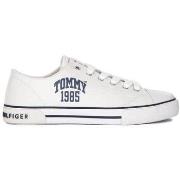 Kengät Tommy Hilfiger  T3X932833WH  36