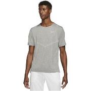 Lyhythihainen t-paita Nike  Drifit Rise 365  EU S