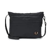 Pikkulaukut Fred Perry  NYLON BADGE CROSSBODY BAG  Yksi Koko
