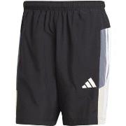 Shortsit & Bermuda-shortsit adidas  JI83937000  EU XXL