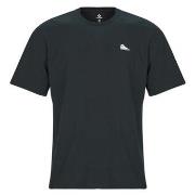 Lyhythihainen t-paita Converse  LOOSE FIT SNEAKER PATCH TEE  EU S