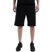 Shortsit & Bermuda-shortsit Emporio Armani  7M000153AF10432UC001  EU X...