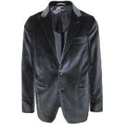 Takit Sartitude  -  IT 52