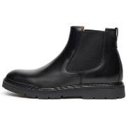 Kengät NeroGiardini  Ilcea Tr Novi Light 8338 N  40