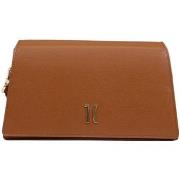 Pikkulaukut Alviero Martini  LE04-8620  Yksi Koko