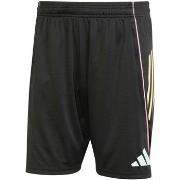 Shortsit & Bermuda-shortsit adidas  Juve Tr Sho  EU S