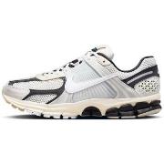 Kengät Nike  Vomero 5 Supersonic Light Bone Black  40
