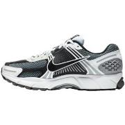 Kengät Nike  Zoom Vomero 5 SE SP Dark Grey Black  42