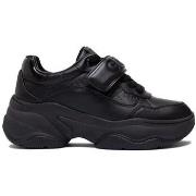 Kengät Guess  FLFHNNELE12  37