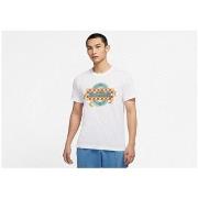 Lyhythihainen t-paita Nike  DN2903100  EU XXL