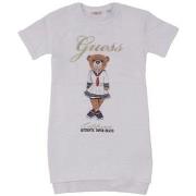 Pusakka Guess  J5RK28 KAD74  14 vuotta