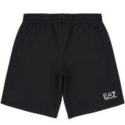 Shortsit & Bermuda-shortsit Emporio Armani EA7  7B000026  8 vuotta
