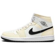 Tennarit Nike  1 Mid Coconut Milk  39
