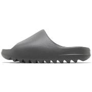 Rantasandaalit adidas  Yeezy Slide Granite  42
