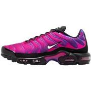 Kengät Nike  Air Max Plus Rebellious Air Fireberry  39