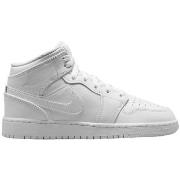 Tennarit Nike  1 Mid Triple White (2023) (GS)  38