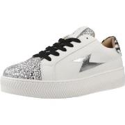 Tennarit Vanessa Wu  ELLEN  36