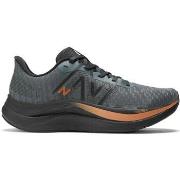 Kengät New Balance  Fuelcell Propel V4  41 1/2