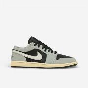 Kengät Nike  Jordan 1 Low Light Smoke Grey Off Noir  41
