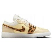 Kengät Nike  Air Jordan  42