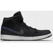 Kengät Nike  Air Jordan 1 Mid  40