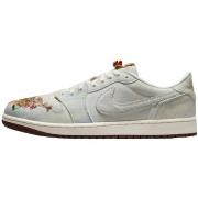 Kengät Nike  1 Retro Low OG Football Grey Sail Light Chocolate  41
