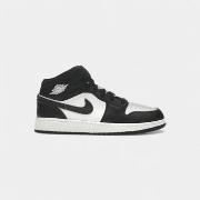 Kengät Nike  Jordan 1 Mid SE Panda Elephant (GS)  38