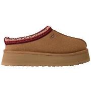 Kengät UGG  Chaussons  Tazz II Marron  36
