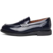 Kengät NeroGiardini  Wembley Tr Toro Light 7882 N  41