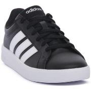 Kengät adidas  JP9366  36