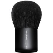 MAC Cosmetics Supreme Beam Brushes 182S Buffer