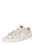 Nike Sportswear Matalavartiset tennarit 'Blazer 77 Jumbo'  beige / pas...