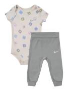 Nike Sportswear Setti  beige / vaaleansininen / vihreä / roosa