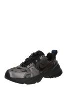 Nike Sportswear Matalavartiset tennarit 'V2K RUN'  hopeanharmaa / must...