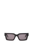 Karl Lagerfeld Aurinkolasit ' SONNENBRILLE MIT AUSGESCHNITTENER KARL S...