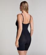 Hunkemöller Muotoileva body  musta
