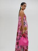 Lola Casademunt Mekko ' '  roosa