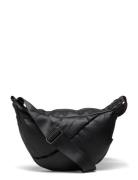 Croissant Padded Bag Black Ulrika